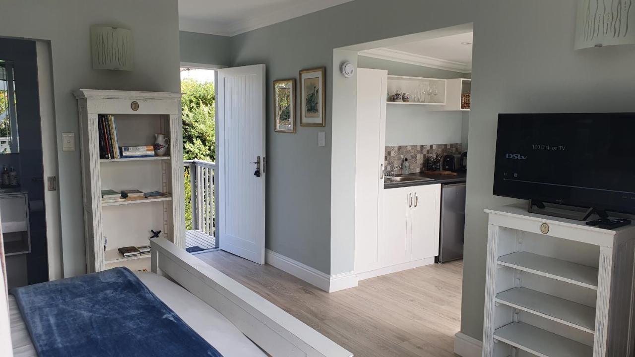 Modern Solar Powered 1 Bed Studio Apartment With Amazing Views Plettenberg Bay Luaran gambar