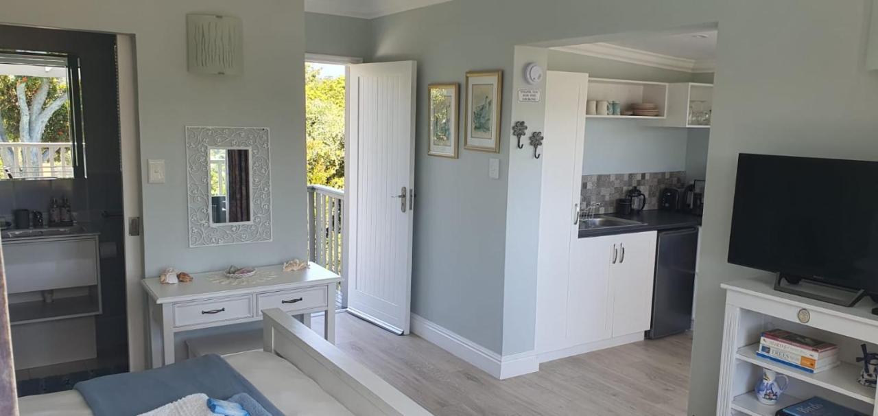 Modern Solar Powered 1 Bed Studio Apartment With Amazing Views Plettenberg Bay Luaran gambar